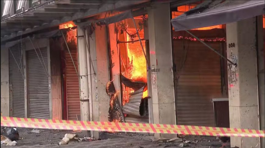 Estrutura do Shopping 25 no Brás pode desabar a qualquer momento