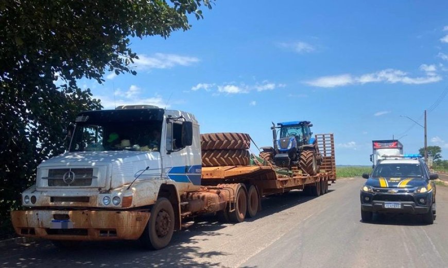 PRF apreende carreta adulterada em Nova Andradina