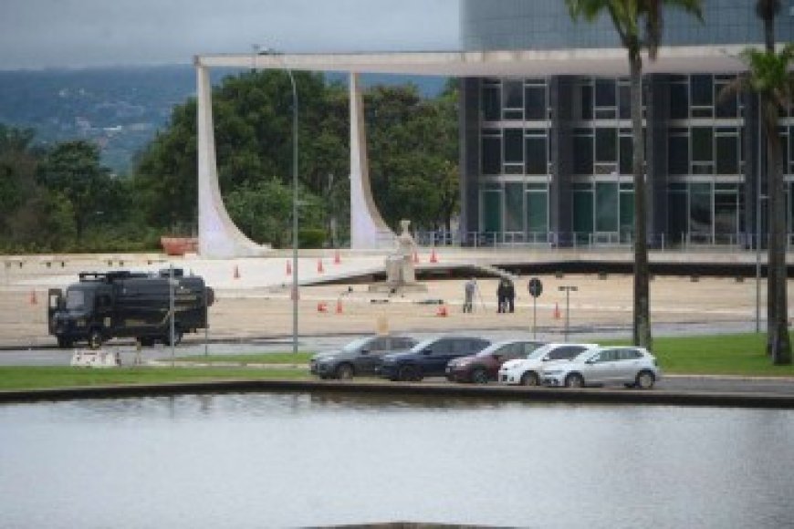 Bombas desativadas na Praça dos Três Poderes