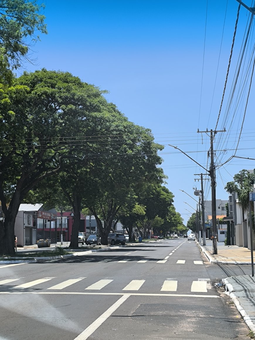 Feriado tem dia de Sol, tranquilidade e algumas opções do comércio local funcionando a todo vapor