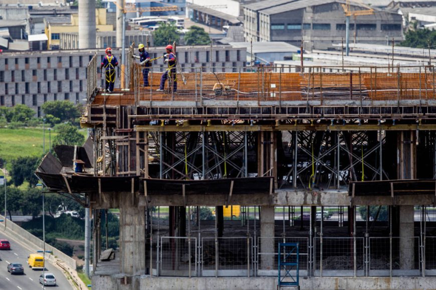 Fim da escala 6x1 seria desastre para indústria de construção, diz entidade do setor