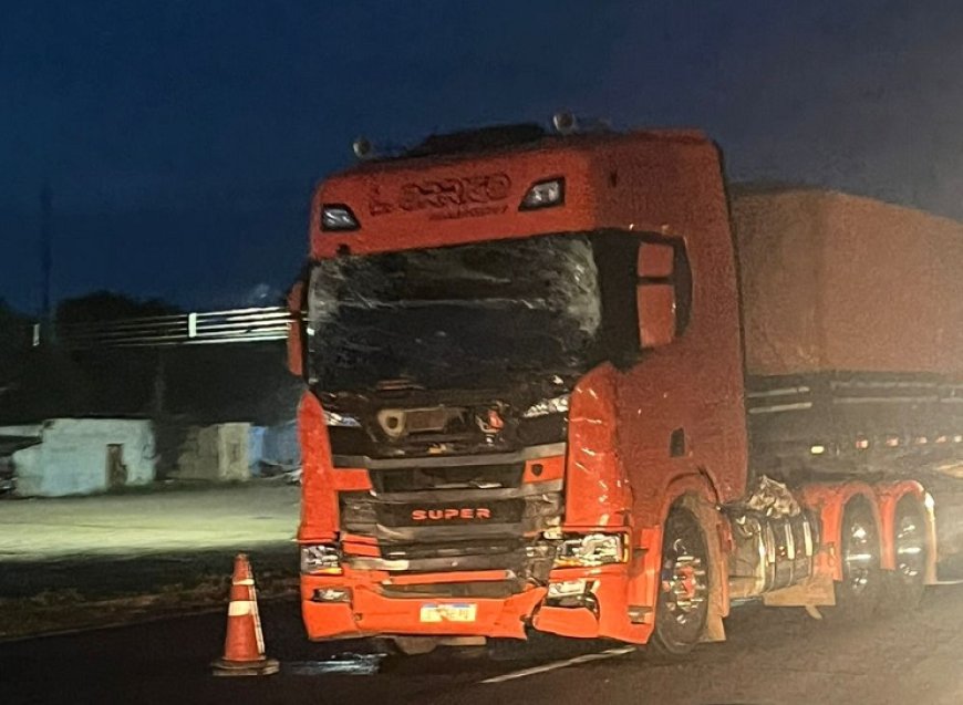 Tragédia na BR-163: Carreta atinge ônibus com atletas de Futsal