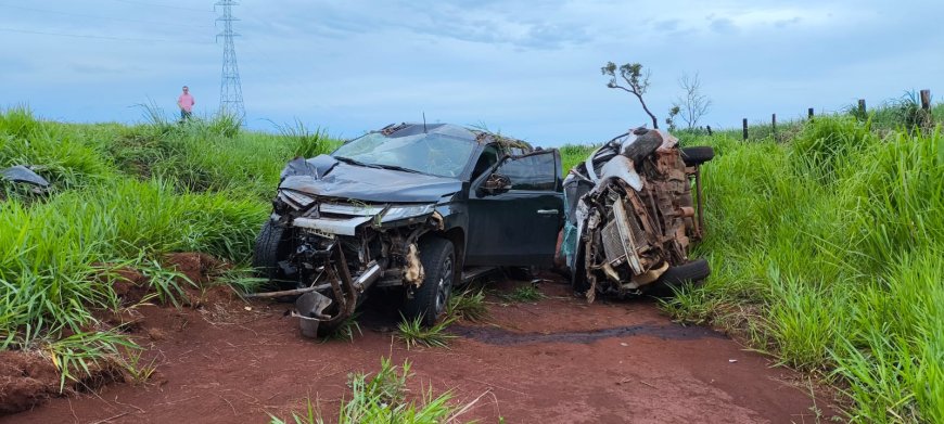 Colisão frontal entre três veículos deixa um morto e três feridos na BR-463