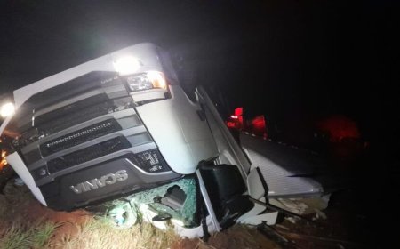 Motorista de Caminhão Morre e Passageira Fica Ferida após Capotamento entre Inocência e Paranaíba (MS)