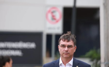 Bolsonaro faz pedido "direto" a líderes do Congresso sobre anistia