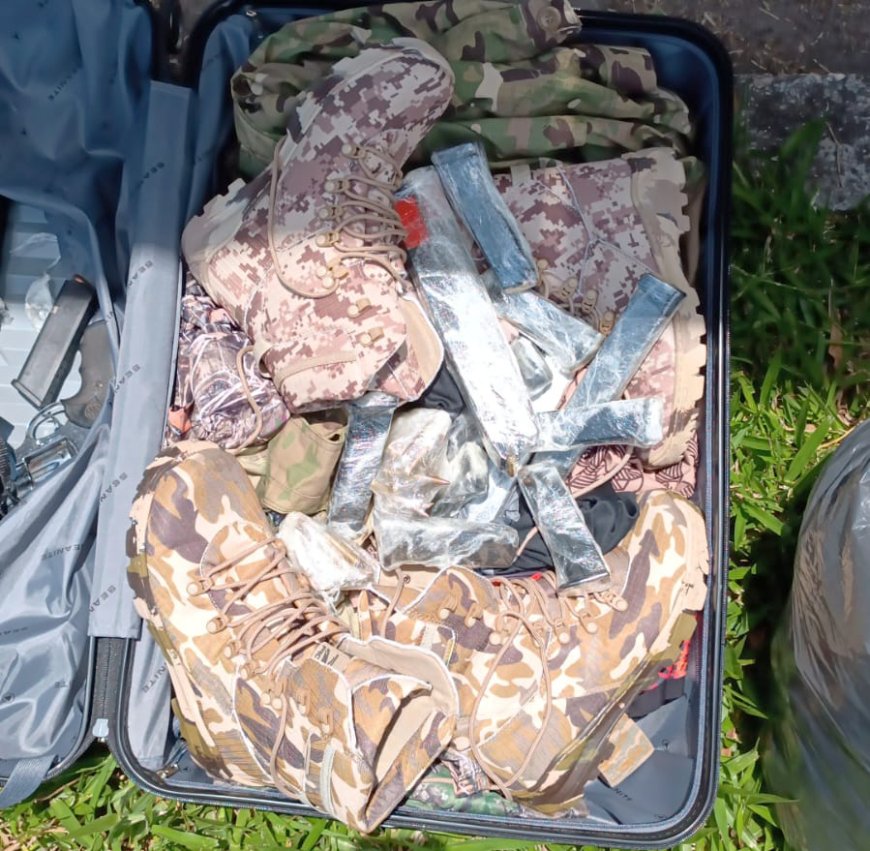 PRF apreende arma, munições e roupas táticas de dupla ligada a facção tentando deixar o RJ