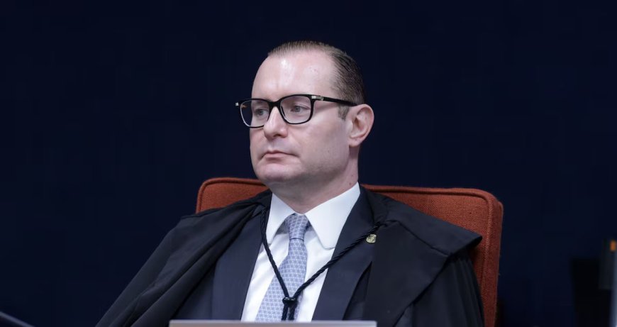 PF mira autoridade com foro no caso de decisões do STJ, diz Zanin