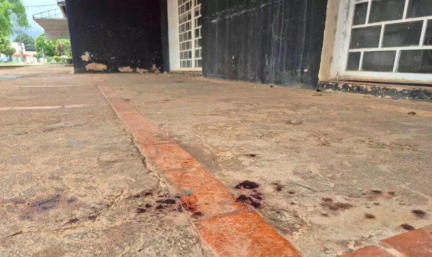 Ataque fatal em bar: idoso não resiste a ferimento e polícia procura agressor