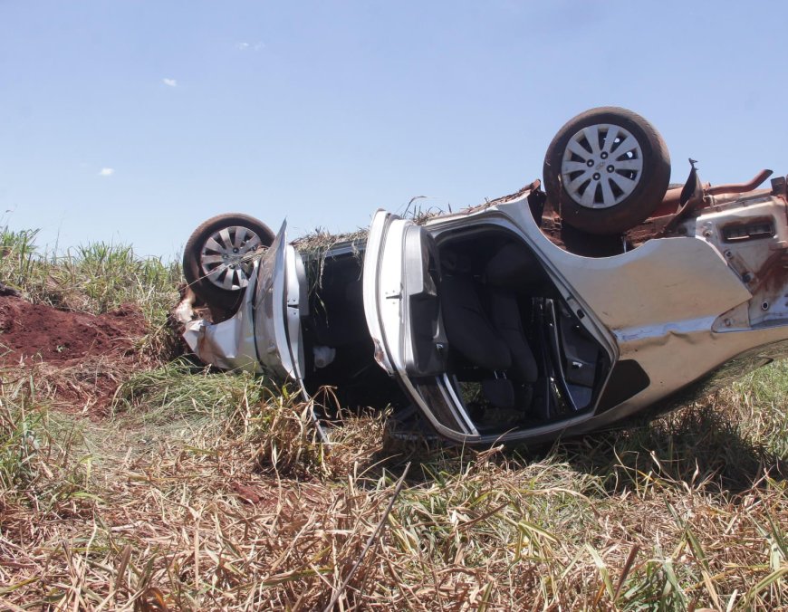 Capotamento na BR-262 deixa três feridos em Campo Grande