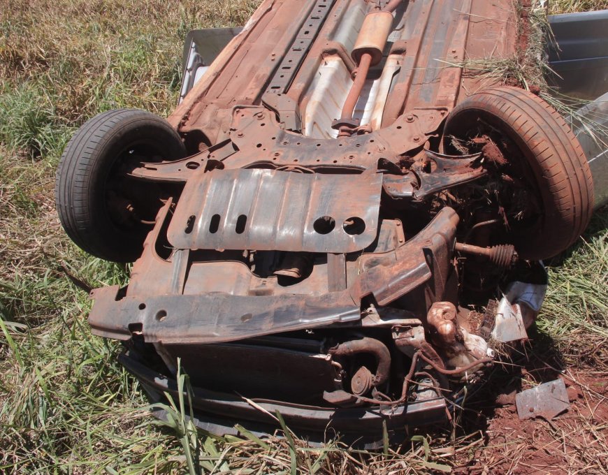 Capotamento na BR-262 deixa três feridos em Campo Grande