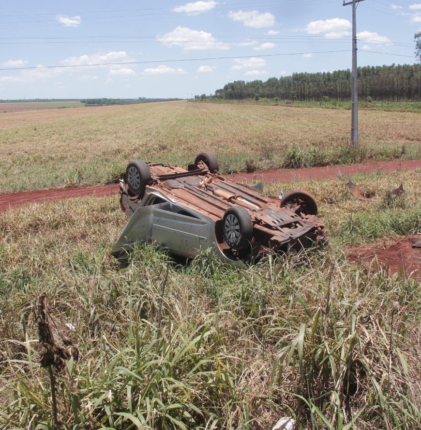 Capotamento na BR-262 deixa três feridos em Campo Grande