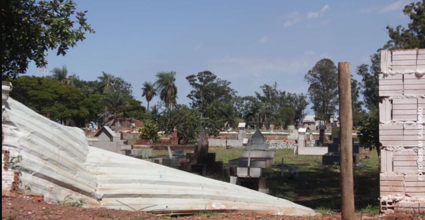 Acidente derruba muro do Cemitério do Cruzeiro em Campo Grande