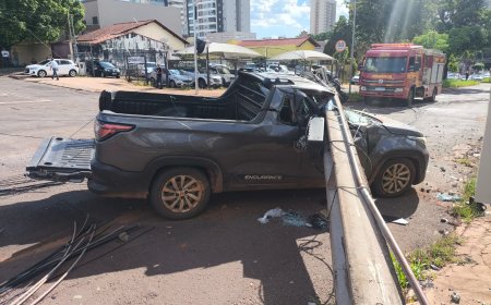 Caminhão arrasta cabos e danifica veículos em Campo Grande