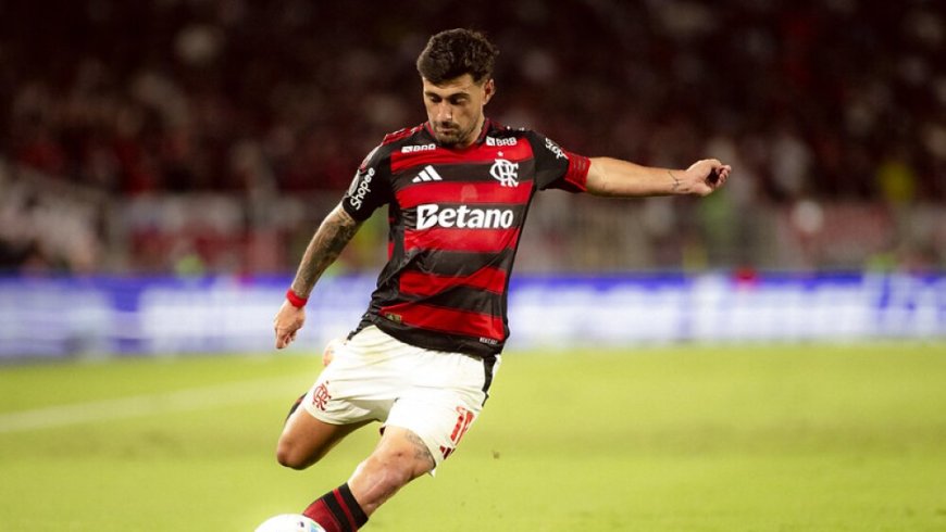 Arrascaeta brilha e leva prêmio de craque do Brasileirão 2025