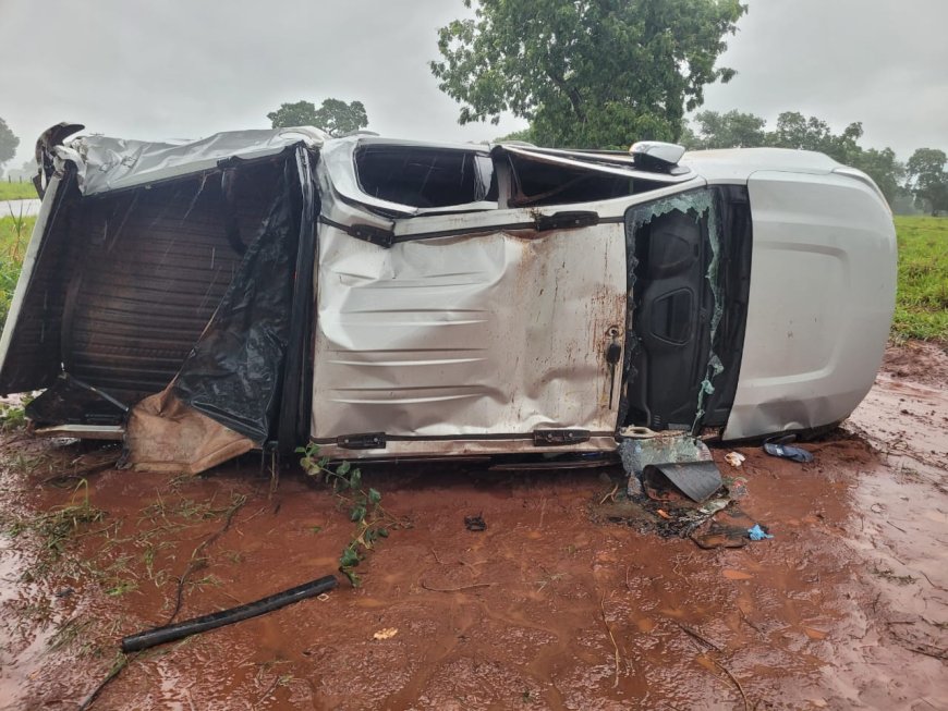 Tragédia na rodovia: caminhonete tomba e deixa vítima fatal