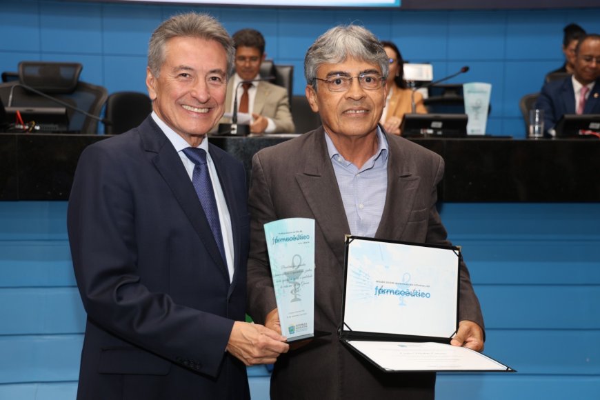 Assembleia Legislativa Comemora Dia do Farmacêutico com Homenagem a Carlos Modesto Cabreira