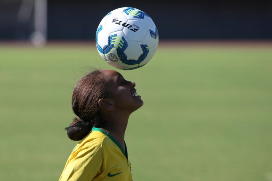 Câmara cria comissão especial para analisar diretrizes do futebol feminino