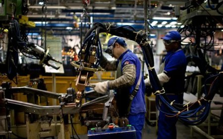 Indústria brasileira mantém produção estável em novembro de 2025