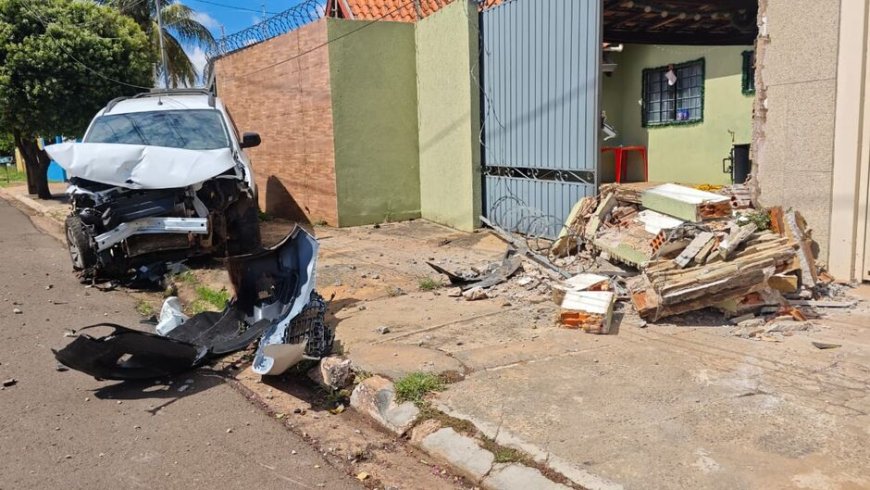 Acidente impressiona moradores na Avenida Presidente Vargas; motorista agradece com orações