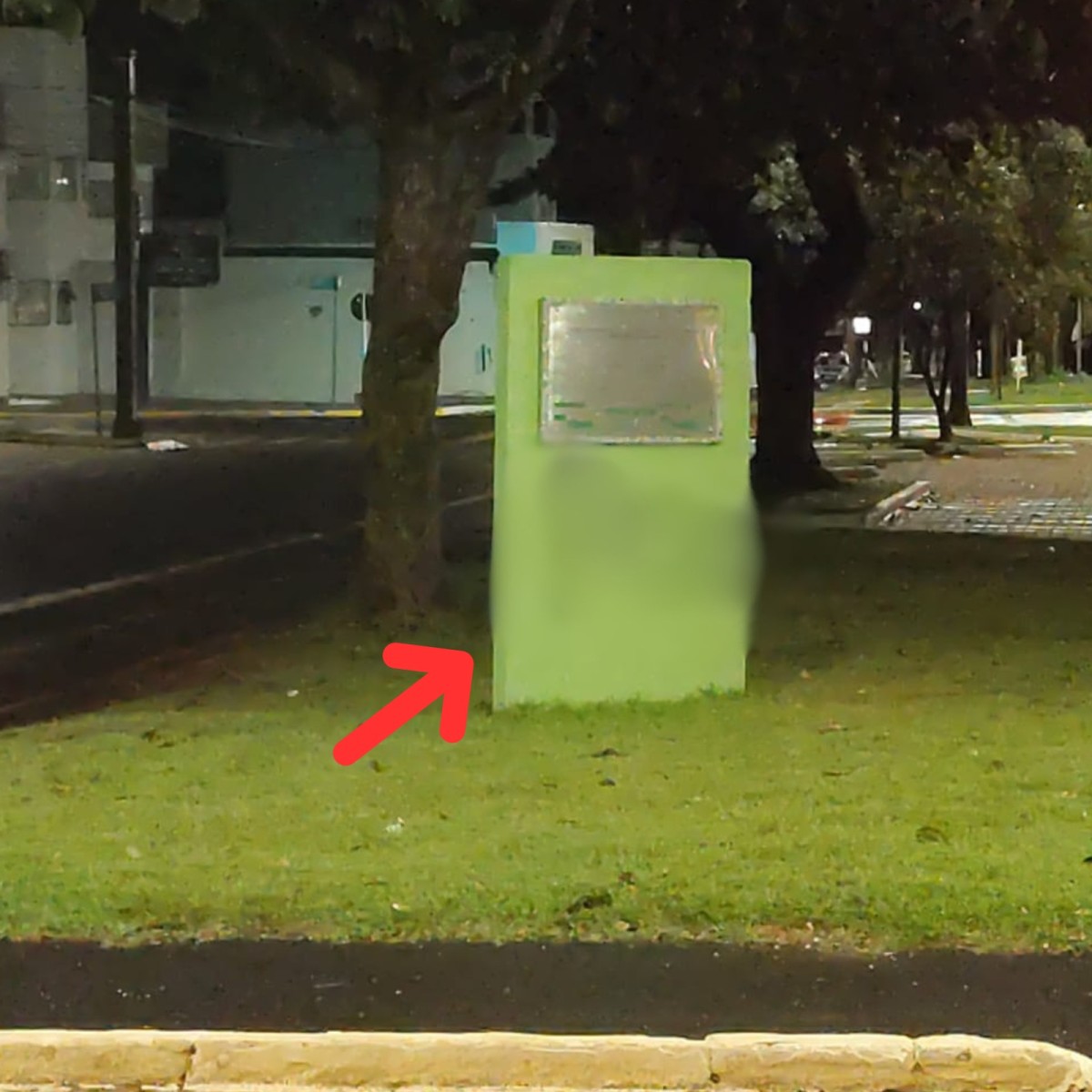 PM conduz jovem por pichação em Nova Andradina