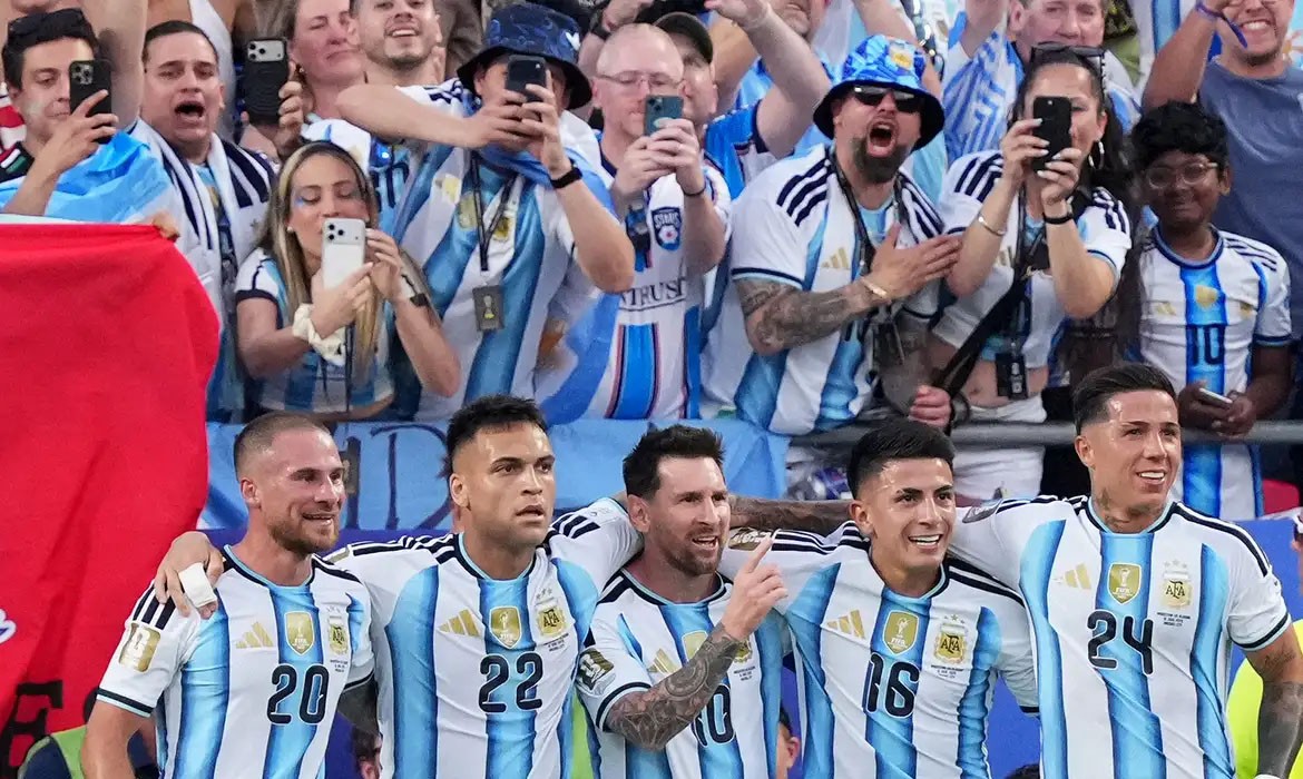 Argentina e França podem garantir vaga e movimentam rodada da Copa