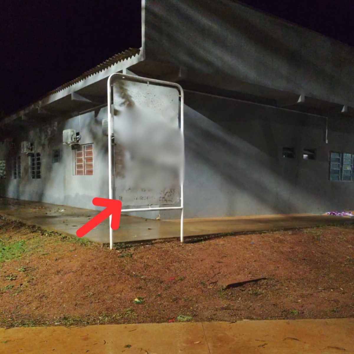 PM conduz jovem por pichação em Nova Andradina