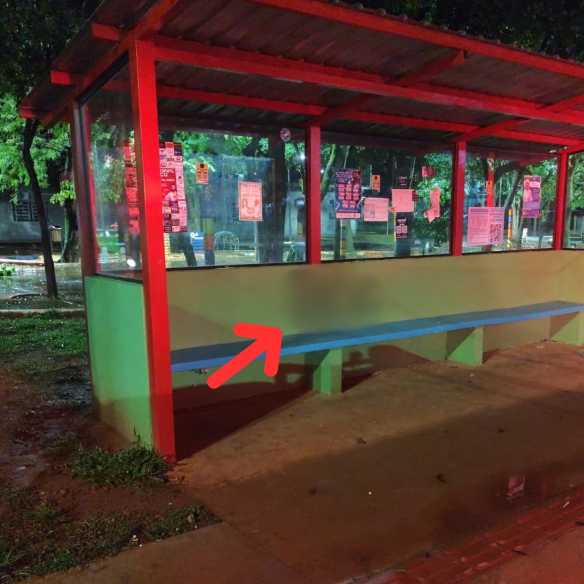 PM conduz jovem por pichação em Nova Andradina