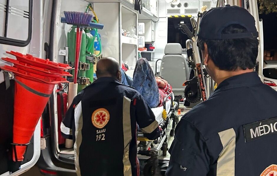 Jovem é baleado e invade casa ao tentar fugir de atiradores em Três Lagoas