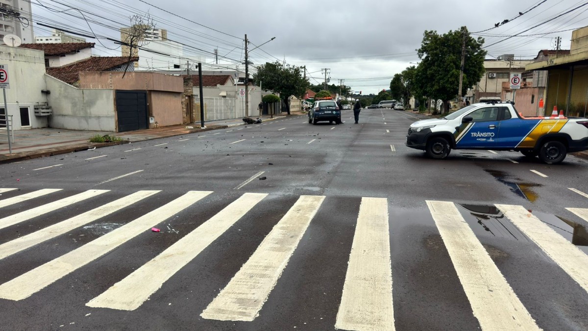 Motociclista morre após ser atingida por caminhonete em alta velocidade