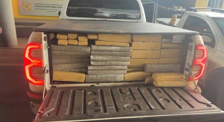 PRF apreende 1,4 tonelada de maconha em Guia Lopes da Laguna