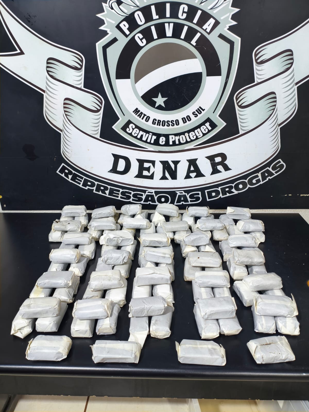 Polícia Civil intercepta mais de 10 kg de haxixe em transportadora de Campo Grande