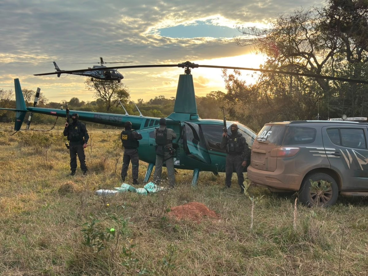 DOF apreende helicóptero com cocaína em MS