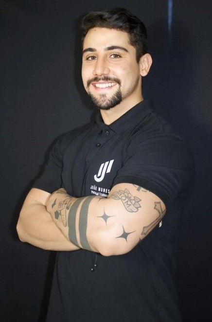 Personal trainer de 24 anos morre após acidente de moto na Avenida Duque de Caxias, na capital