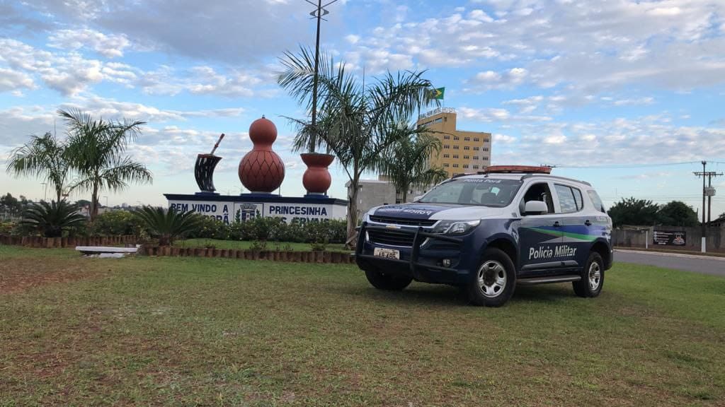 Ex-bombeiro expulso da corporação é preso na BR-463 usando farda antiga para cometer crimes na fronteira