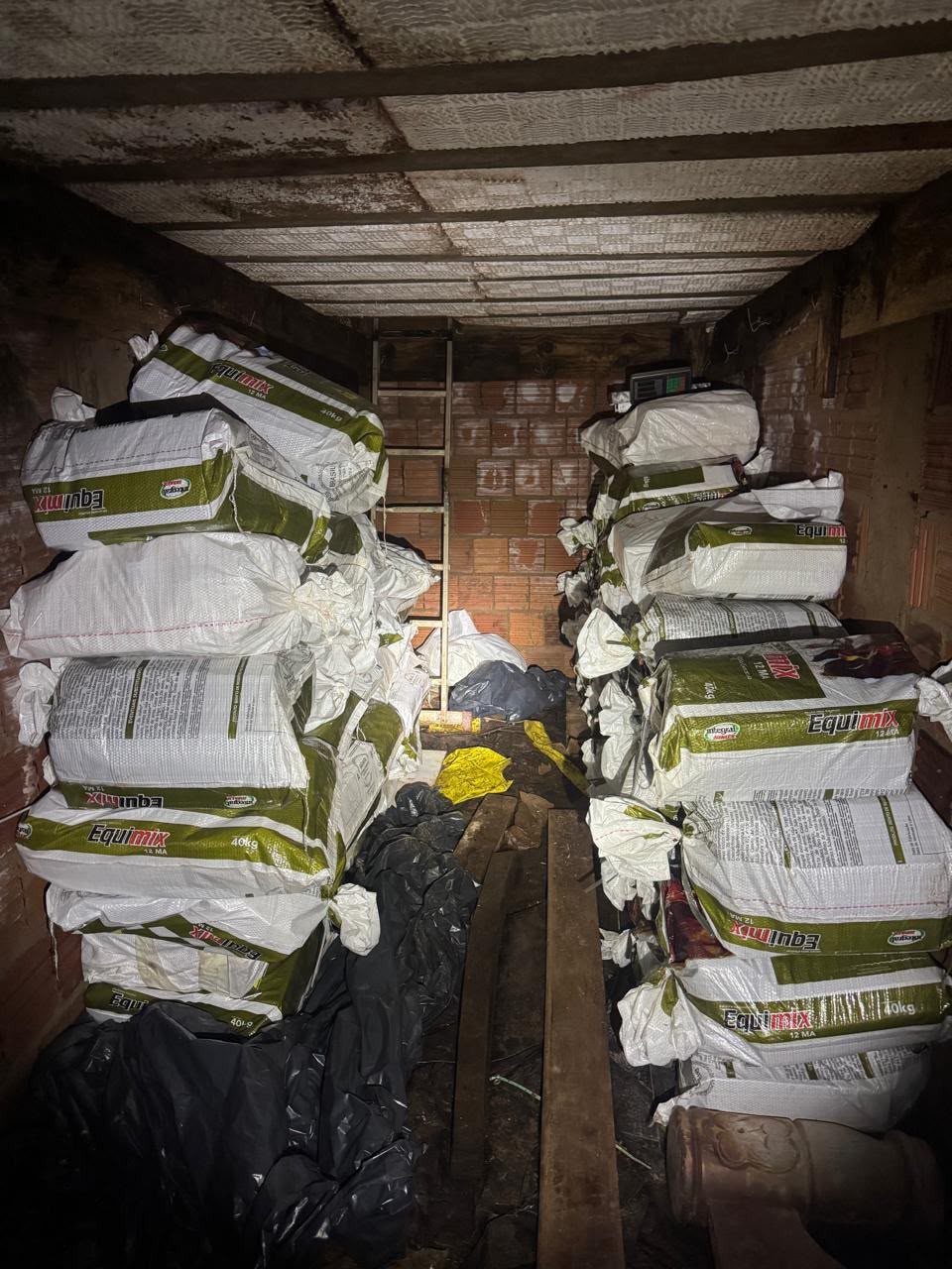 Batalhão de Choque descobre 'bunker' e apreende 1,2 tonelada de maconha em Campo Grande