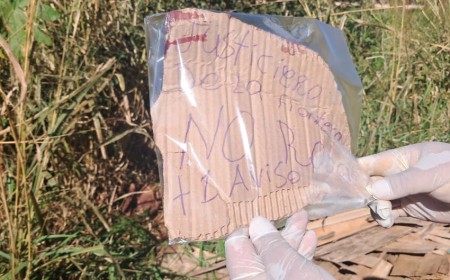 Mulher é encontrada morta com bilhete de grupo criminoso na fronteira entre Brasil e Paraguai
