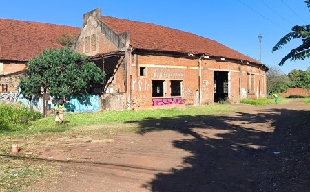 Homem é encontrado morto em prédio ferroviário desativado