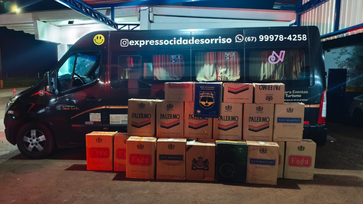 BPMRv apreende mais de mil pacotes de cigarros contrabandeados em van universitária na MS-276