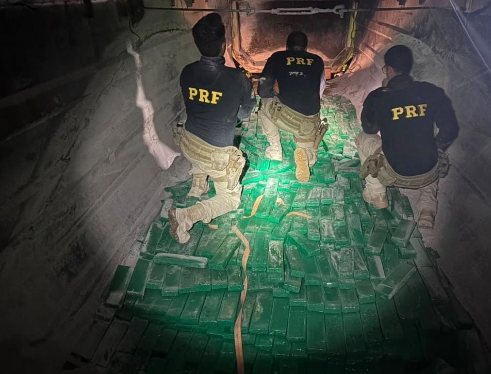 PRF apreende mais de 3,5 toneladas de drogas e medicamentos ilegais na BR-262 em Campo Grande