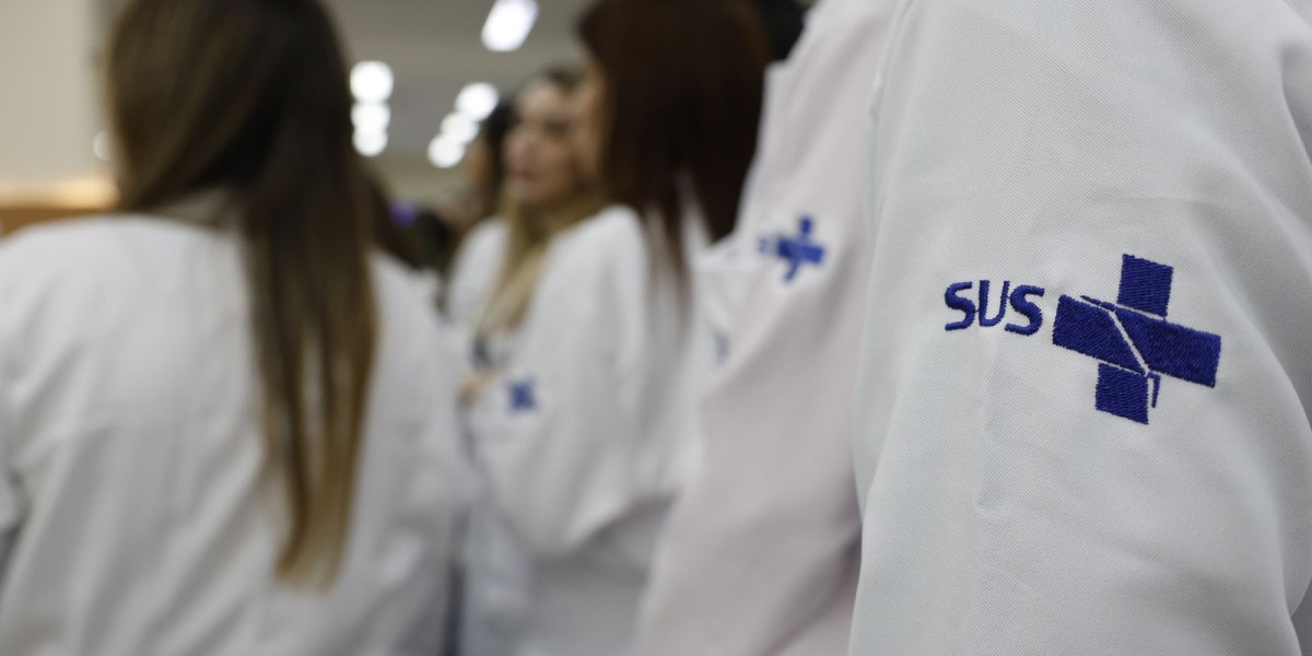 Saúde estende atuação de 676 médicos especialistas no SUS