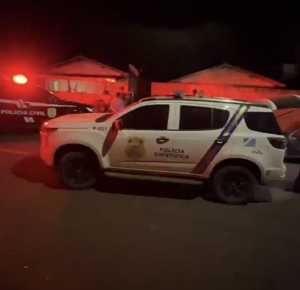 Jovem de 20 anos é assassinado com tiro na porta de casa em Guia Lopes da Laguna