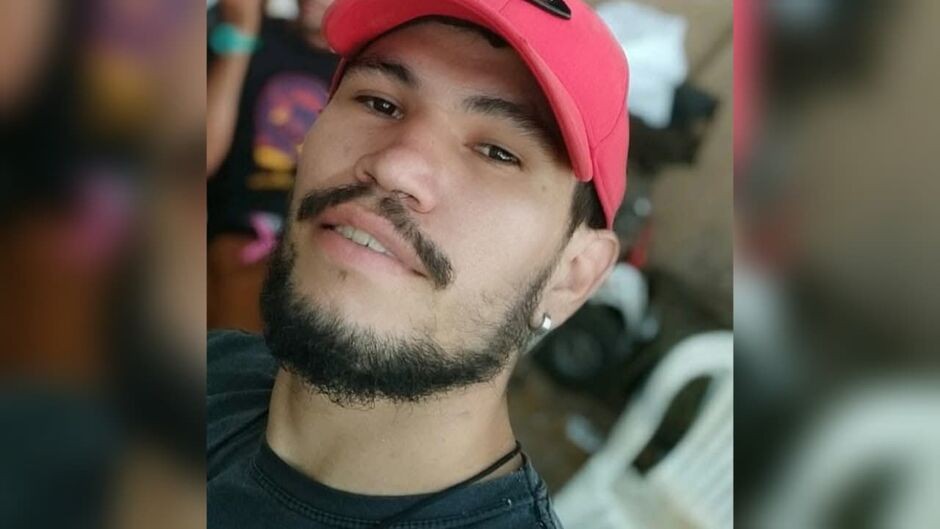 Família busca jovem desaparecido há três semanas após acusação e agressão em Campo Grande