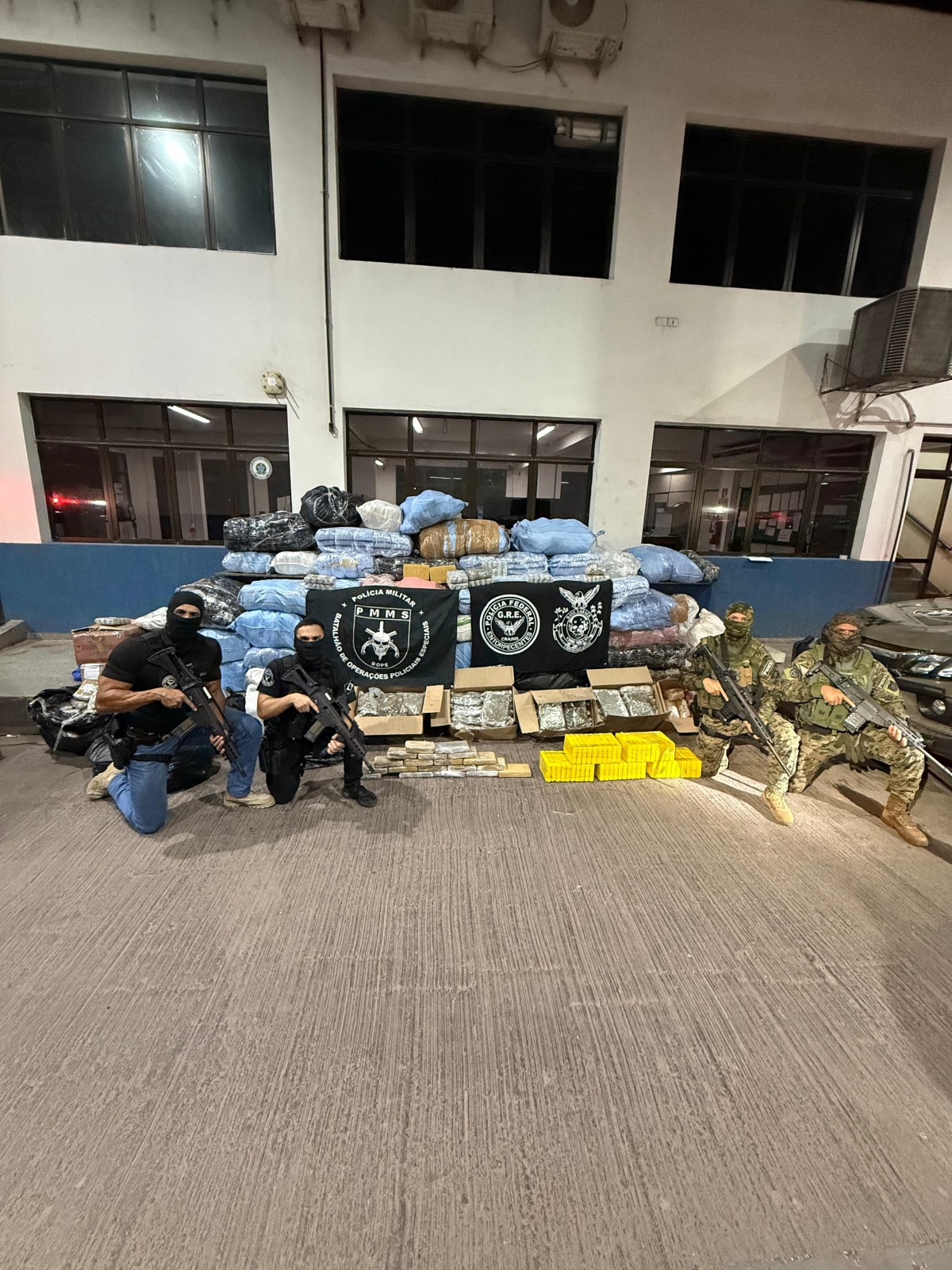 BOPE e Polícia Federal apreendem mais de 1,3 tonelada de drogas e causam prejuízo de R$ 8 milhões ao crime em Corumbá