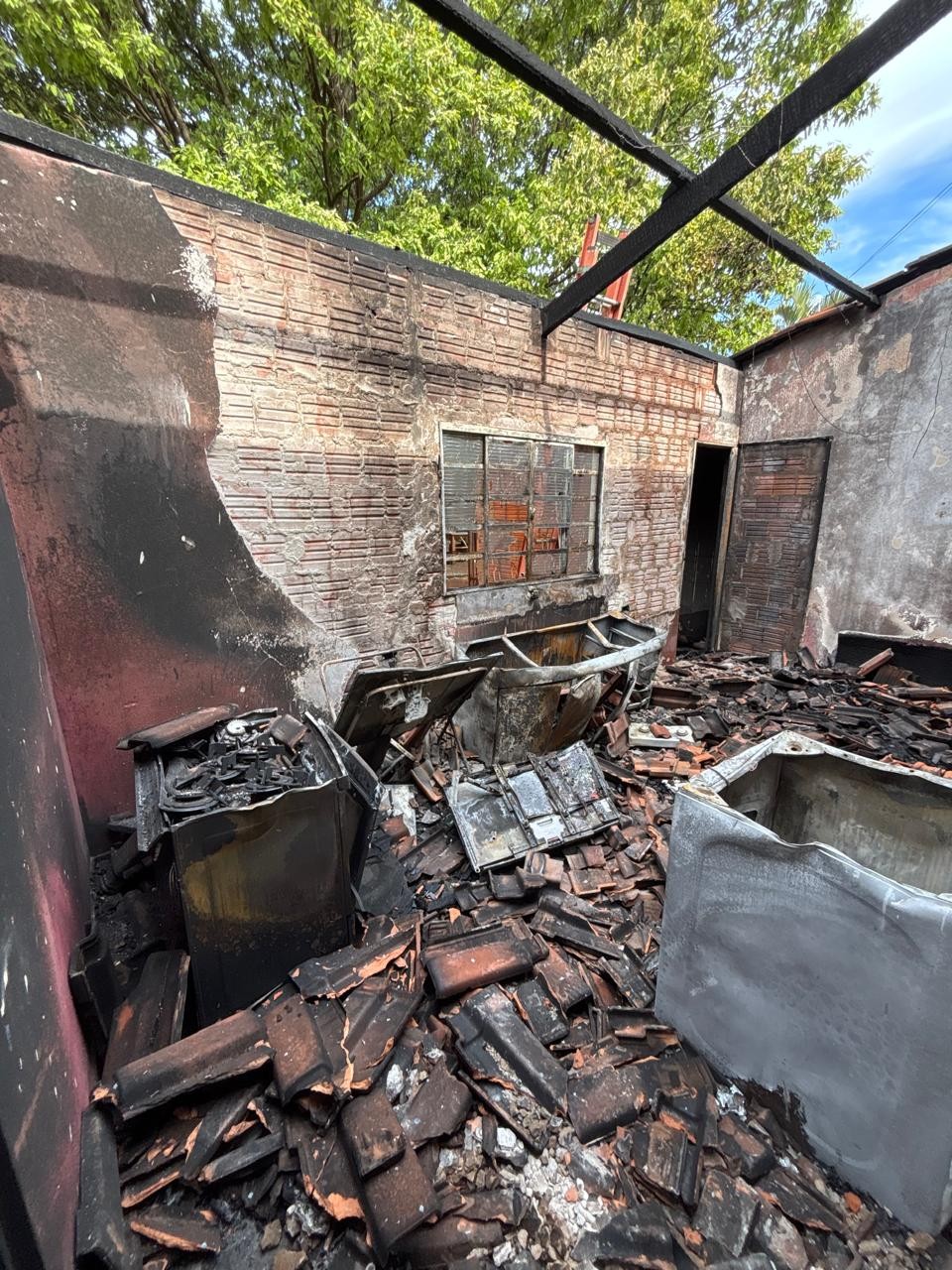 Incêndio em residência deixa homem de 51 anos morto em Três Lagoas