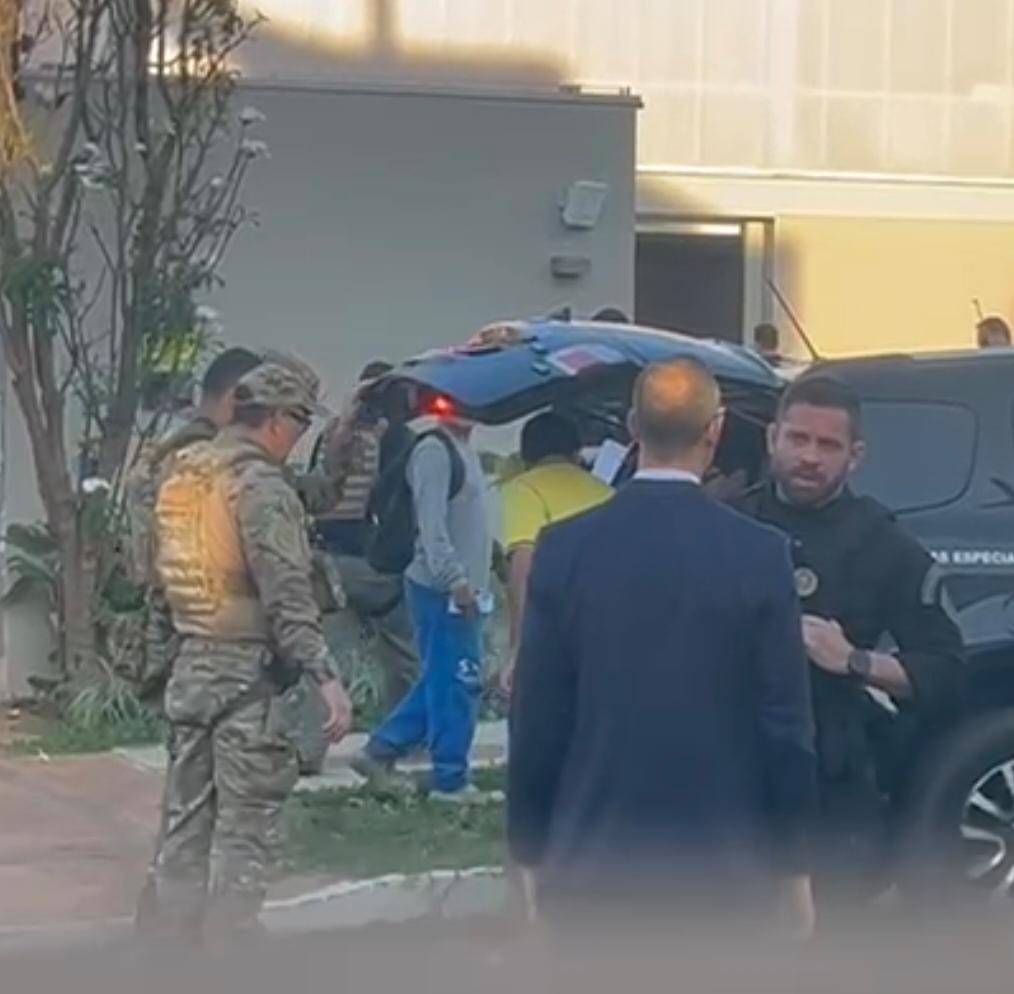 Influenciador de Campo Grande e irmão são presos em operação contra rifas ilegais e lavagem de dinheiro