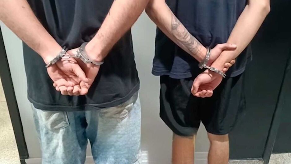 Suspeitos de matar jovem de 19 anos em comércio da família são presos em Dourados