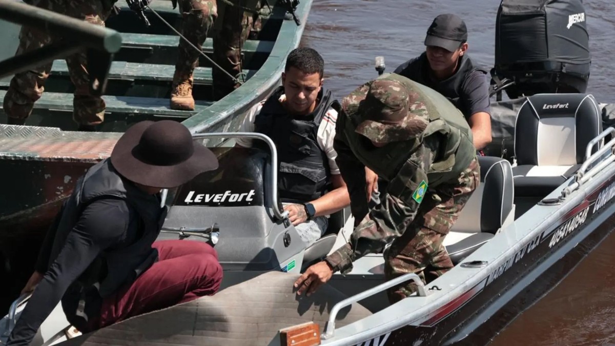 Exército usa blindados para fechar o cerco ao crime em MS