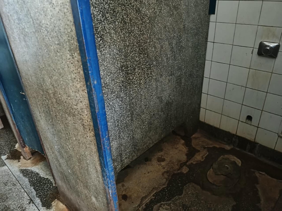 Rodoviária de Nova Andradina(MS) Pede Socorro e Cobra Manutenção Urgente