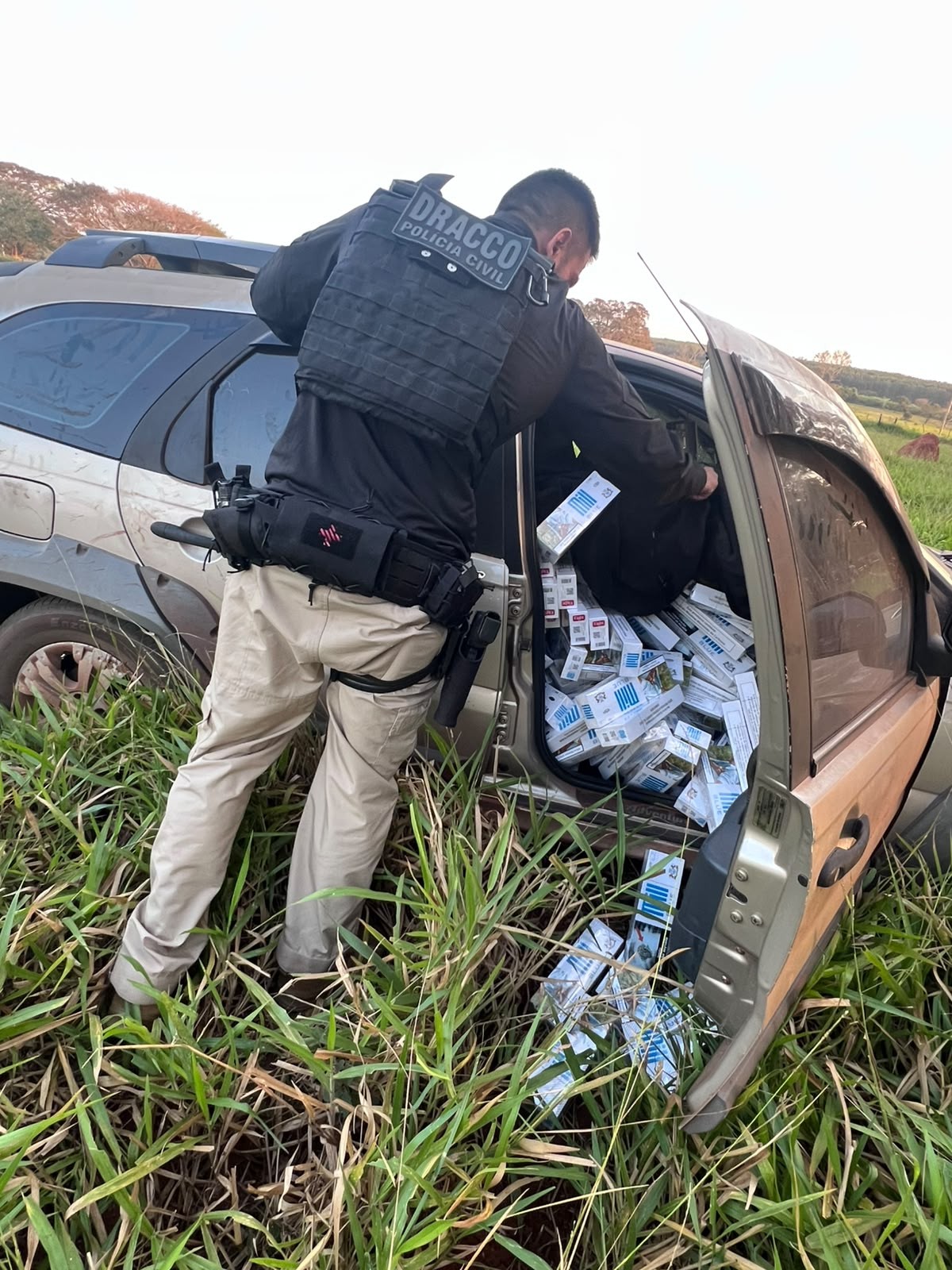 Operação "Comboio" apreende 25 veículos e prende 16 pessoas por contrabando e crime organizado em Brasilândia