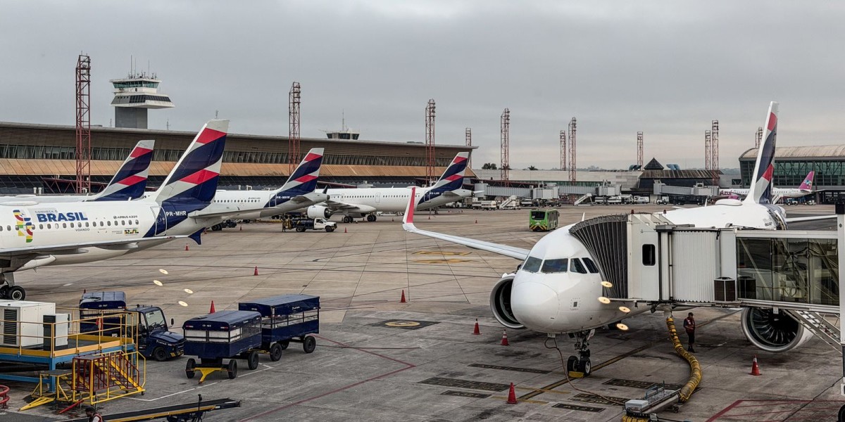 Anvisa atualiza regras de segurança sanitária para aviões e aeroportos